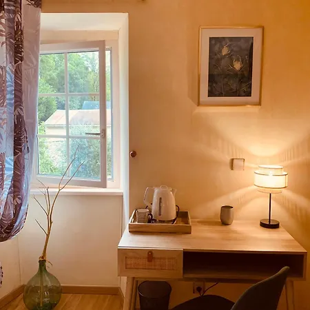 Mathura Au Moulin D'eysus Bed and Breakfast 3*