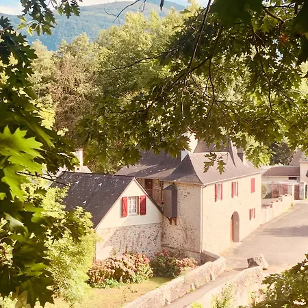 Mathura Au Moulin D'eysus 3*