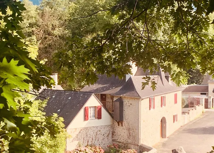 Mathura Au Moulin D'eysus 3*